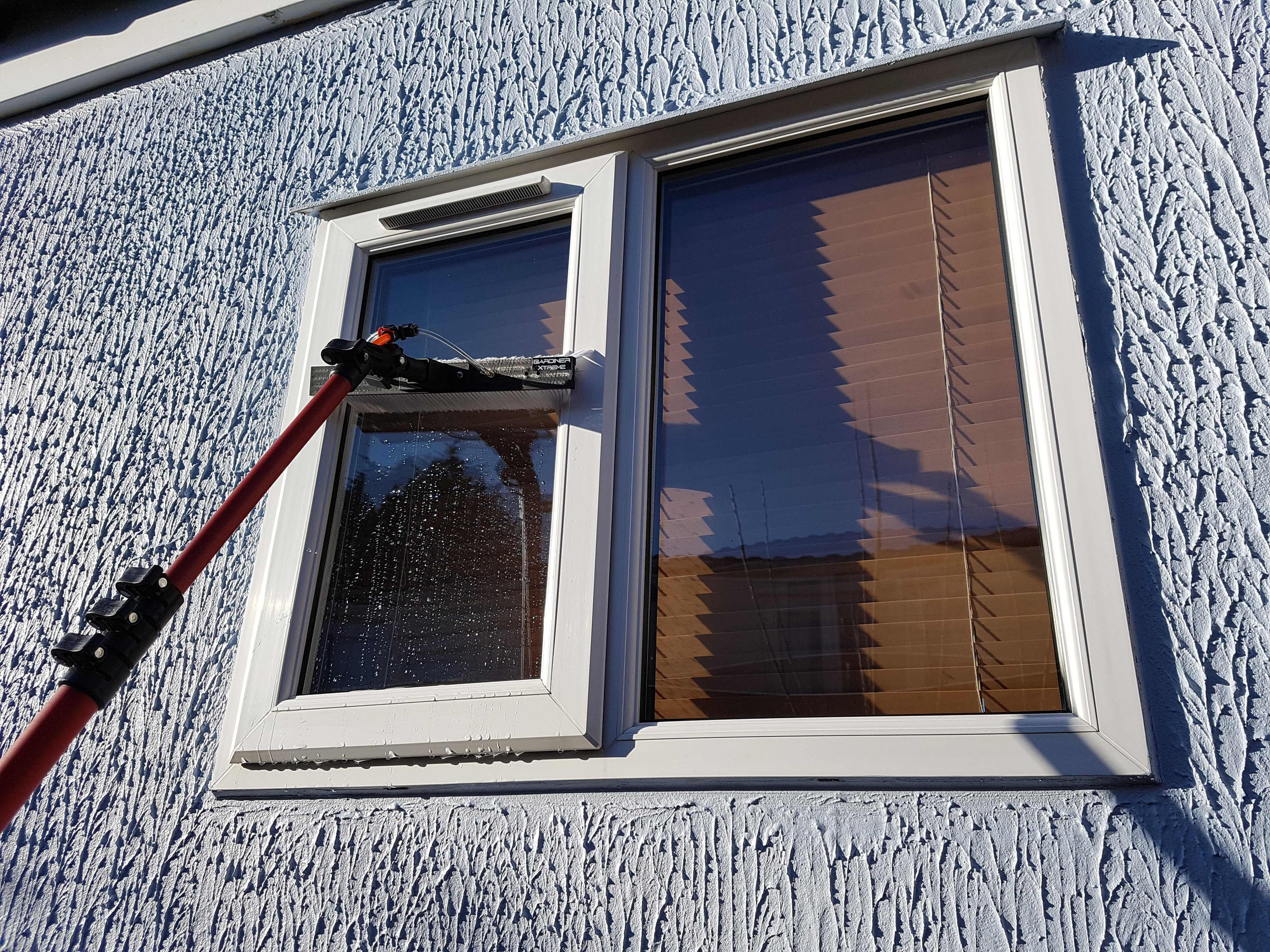 window-cleaning-white-house-1